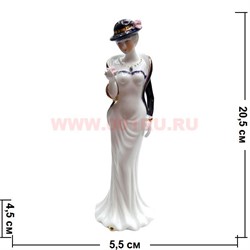 Девушка с цветком в шляпке из фарфора (20 см высота) - фото 92350