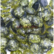 Кабошоны 20x25 овал из зеленого янтаря